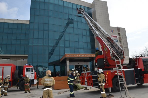 Пожар «тушили» в гостинице «Нур-Плаза» в Актау