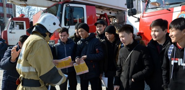 Пожарно-спасательный флешмоб прошел в Актау