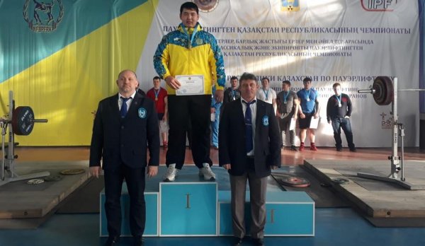 Мангистауские тяжелоатлеты удостоились шести медалей на чемпионате страны