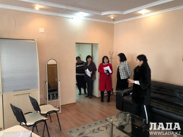 Директора школ Мангистау пересаживаются из просторных кабинетов в помещения потеснее