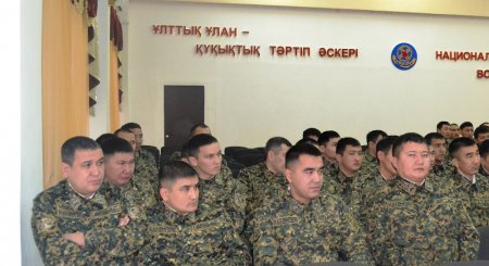 В Актауском гарнизоне провели месячник безопасности дорожного движения