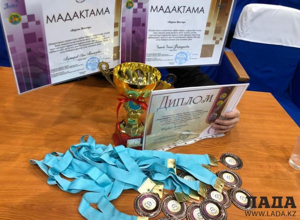 Ансамбль «Шадвал» из Актау стал первым на фестивале в Актобе