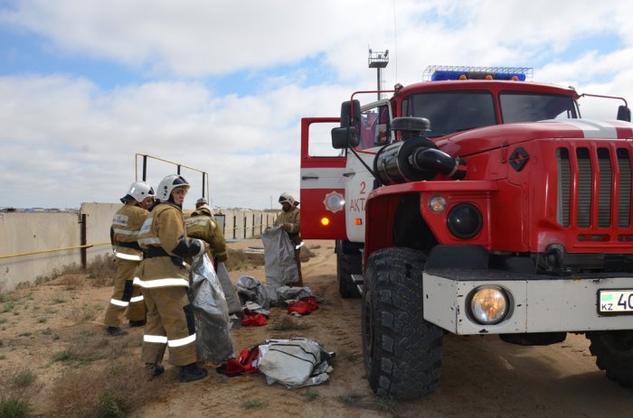 Мангистауские пожарные провели учения на нефтебазе «Шугыла»