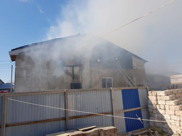 В селе Атамекен произошел пожар