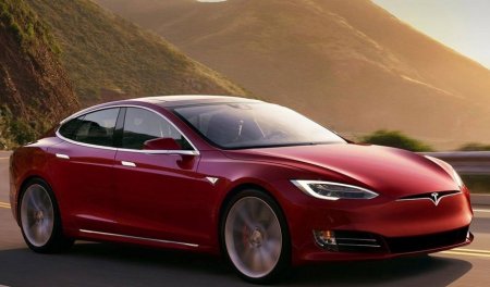 Tesla запустит сервис беспилотных такси в 2020 году