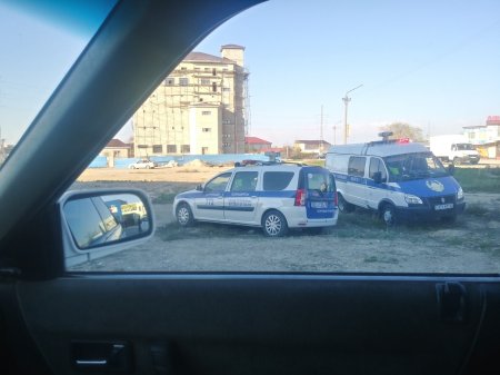 Фото ДТП с участием полицейской машины в Актау появились в Сети