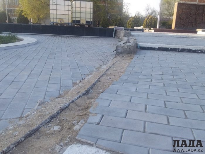 В Актау полностью завершить ремонт «Вечного огня» планируют до конца мая