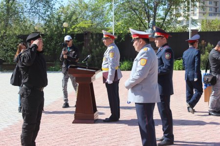 Полицейских Мангистау наградили в честь Дня защитника Отечества