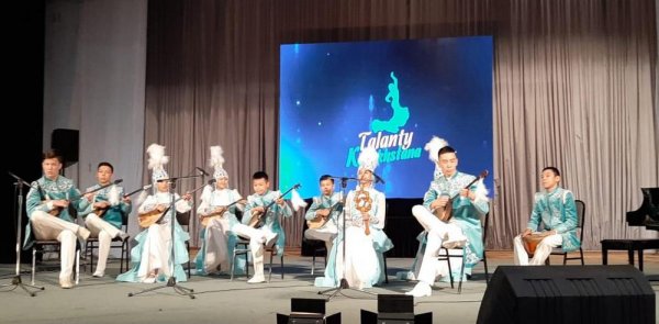 Домбристы из Актау покорили Ташкент