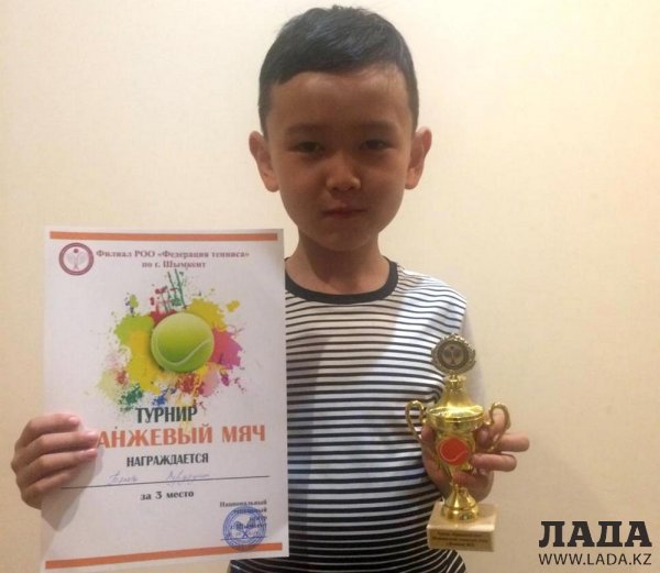Теннисист из Актау завоевал «бронзу» на республиканском турнире
