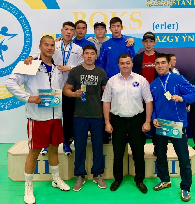 Мангистауские боксеры завоевали три золотые медали на универсиаде в Уральске