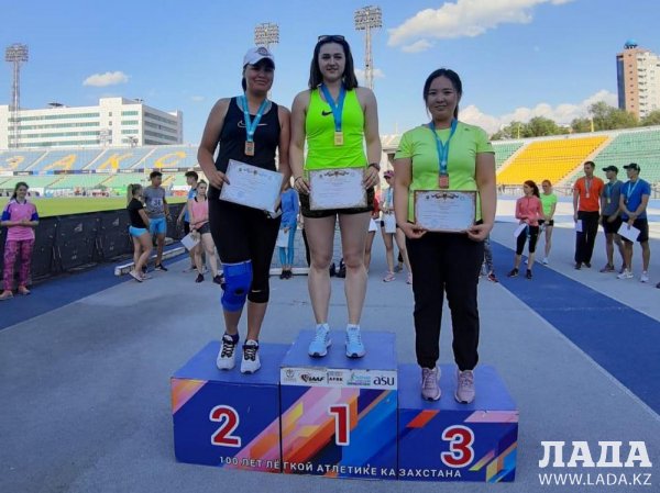 Легкоатлеты из Актау удостоились 14 медалей на двух чемпионатах