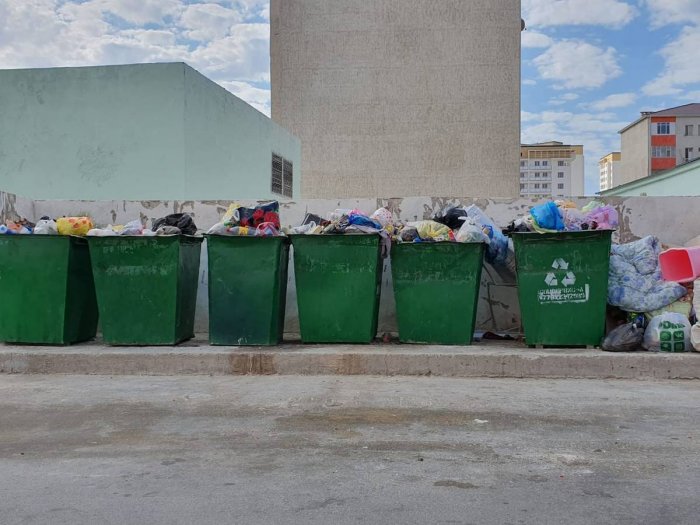 В ТОО «Каспий сервис» ответили на критику жильцов о несвоевременном вывозе мусора