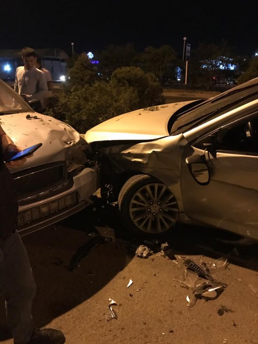 Ночью в Актау произошло массовое ДТП