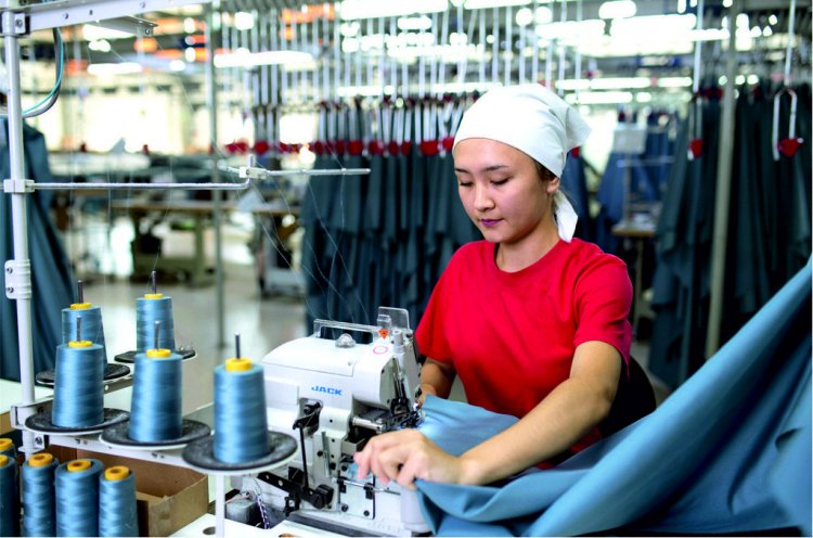 Казахстанские фабрики призывают выпускников поступать на конструкторов и технологов