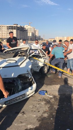 Момент столкновения двух автомобилей в Актау попал на камеру видеонаблюдения