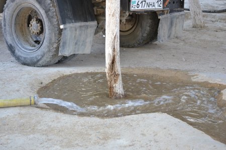 Поломка оборудования стала причиной отставания от графика полива  в Актау