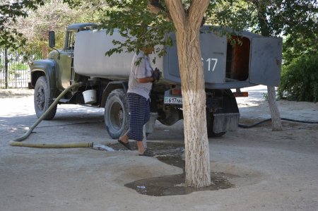 Поломка оборудования стала причиной отставания от графика полива  в Актау