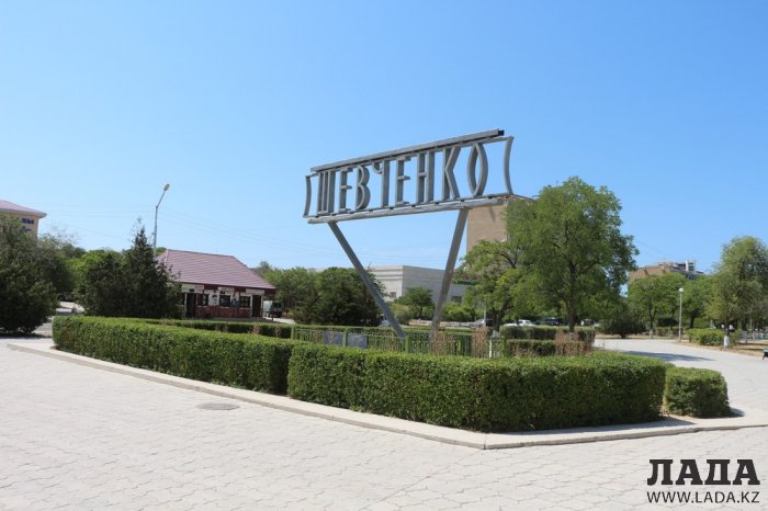 Фоторепортаж: Состояние зеленых насаждений в сквере имени Захарова в Актау