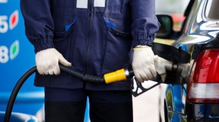 Бозумбаев заявил о снижении цен на бензин