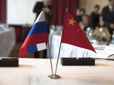 Россия и Китай отказались от расчетов в долларах