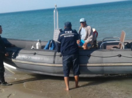 Двух жителей Мангистау на катамаране унесло в море: Они ждали спасателей всю ночь