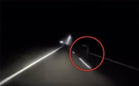 Водителя на пустынной дороге пытался остановить призрак
