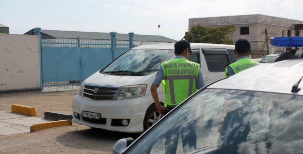 За четыре дня полицейские выявили свыше 600 нарушений правил дорожного движения в Актау
