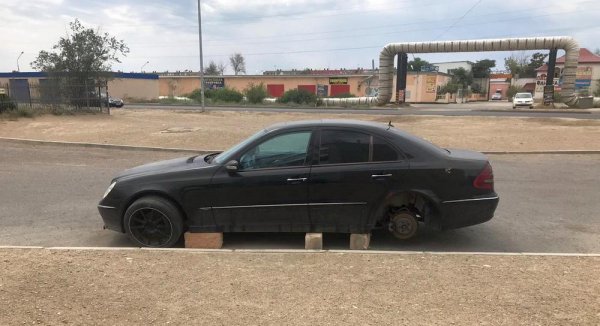 Mercedes Benz «разули» в Актау