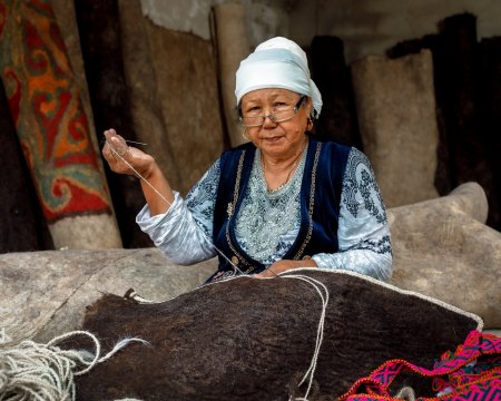 Маңғыстаулық қолөнершілер шығармашылық пен жұмысқа арналған орынға мұқтаж