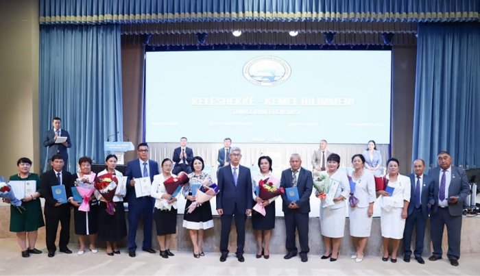 ІТ-лицей Актау стал победителем регионального конкурса «Лучшая организация среднего образования»