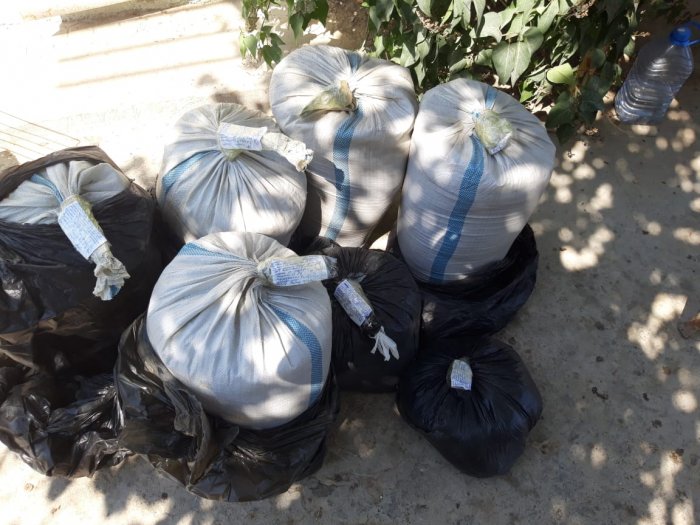 Полицейские Мангистау обнаружили во дворе жилого дома тайник с крупной партией марихуаны