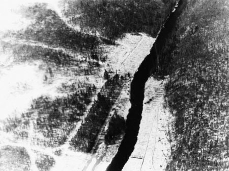 Рассекречены фото с похорон погибших страшной смертью дятловцев