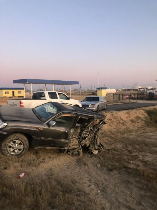 Три автомобиля столкнулись на выезде из Жанаозена