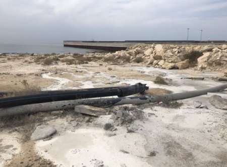 Слив цемента на набережную: Департамент экологии Мангистауской области начал проверку