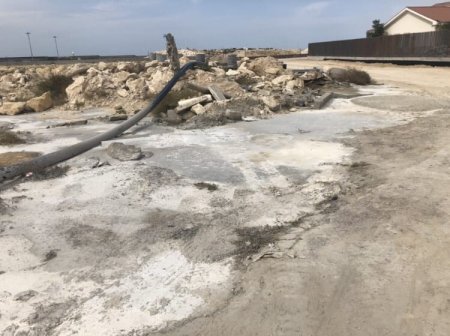 Слив цемента на набережную: Департамент экологии Мангистауской области начал проверку
