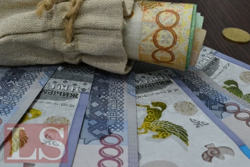 В обменниках хотят проверять валютные сделки от 500 тыс тенге