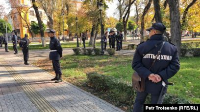 В Алматы на площади Астана проходят задержания