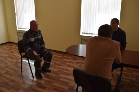 Ерлан Тургумбаев встретился с заключенными исправительного учреждения в Мангистау