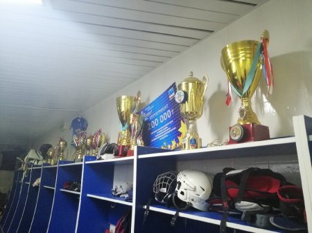 «А воз и ныне там»: Хоккеисты из Актау возмущены затянувшимся строительством Ледового дворца