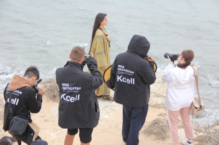 «Мисс Казахстан» Мадина Батык провела съемки в урочище Босжира