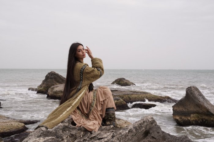 «Мисс Казахстан» Мадина Батык провела съемки в урочище Босжира