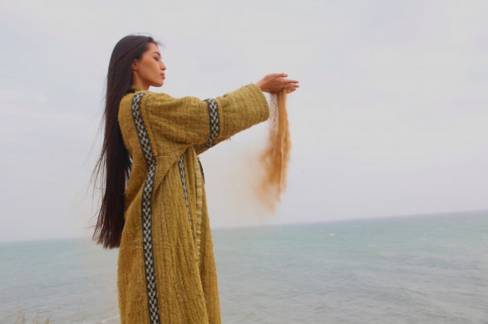 «Мисс Казахстан» Мадина Батык провела съемки в урочище Босжира