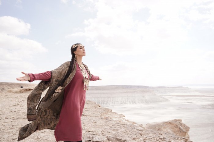 «Мисс Казахстан» Мадина Батык провела съемки в урочище Босжира