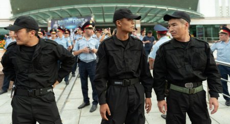 Экс-советник Назарбаева предположил, кто разжигает антикитайские митинги