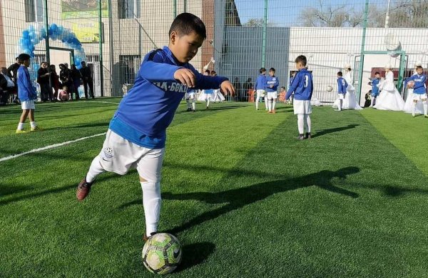 Актау подарили футбольное поле