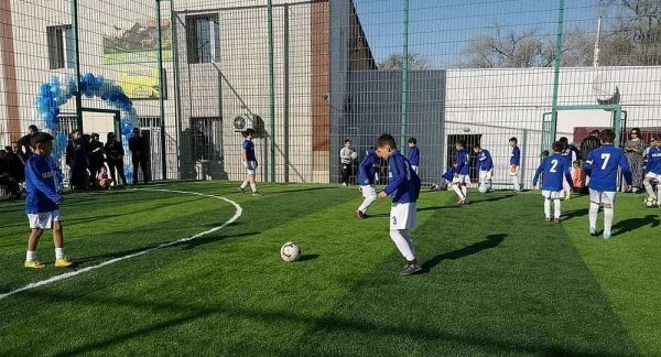 Актау подарили футбольное поле