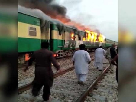 Пассажир с газом и маслом случайно сжег поезд с сотнями людей