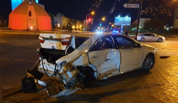 Пьяный за рулём «пролетел» на «красный» и протаранил иномарку в Актау