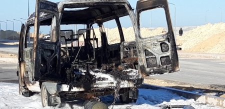 В Актау полностью сгорел автомобиль